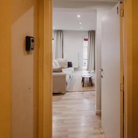 Central And Cozy In Bruxelles Extérieur photo