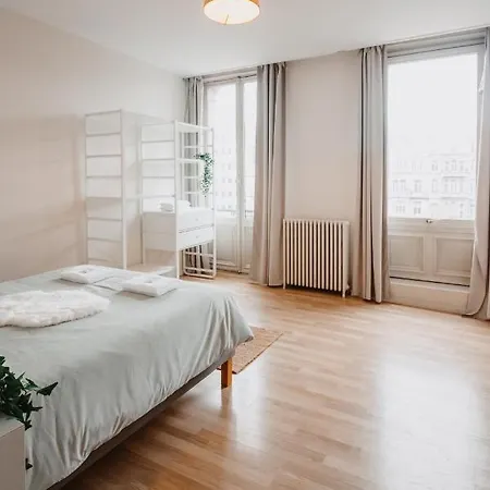 Central And Cozy In Bruxelles Extérieur photo